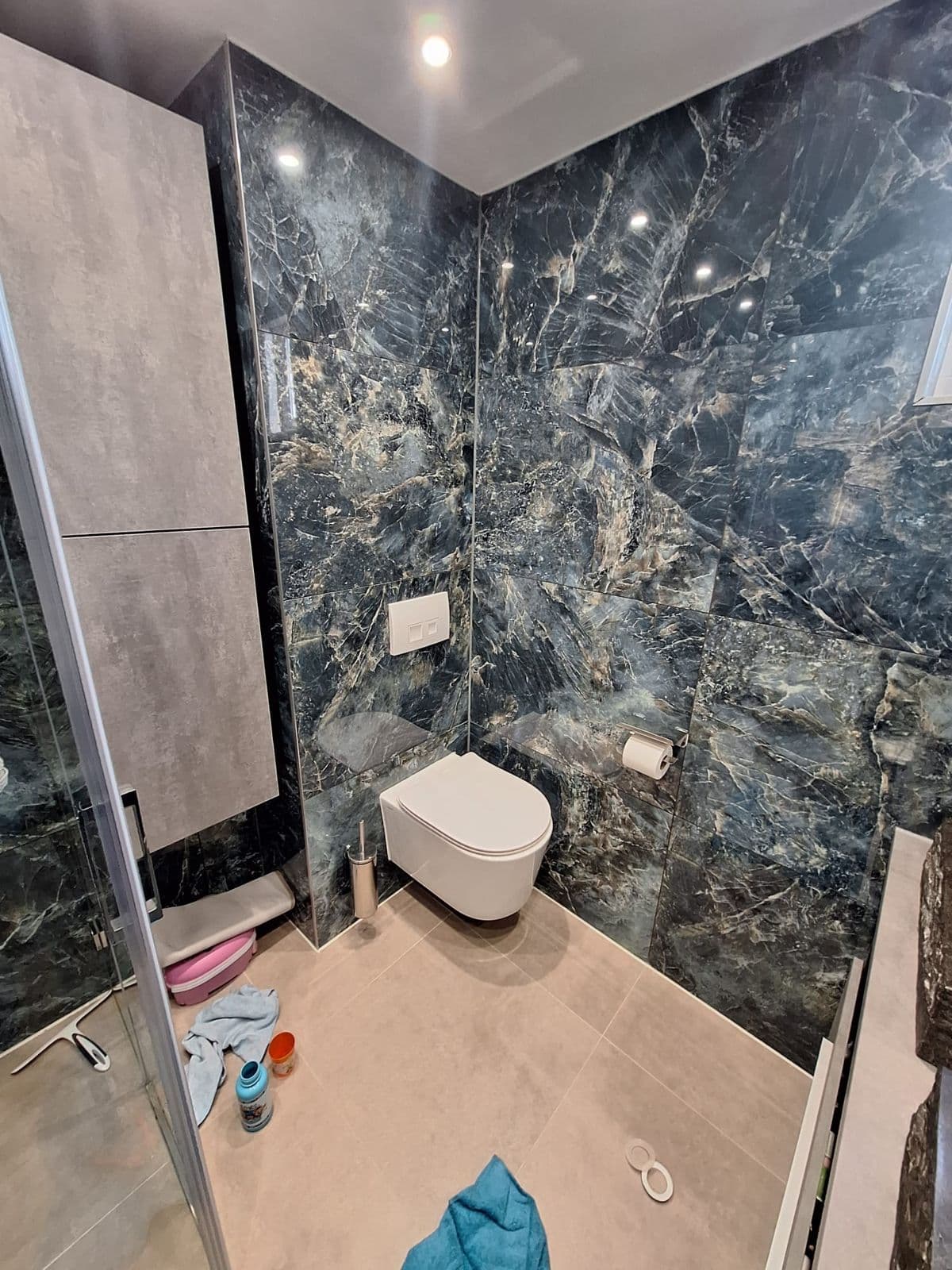 Badkamer blauw marmer