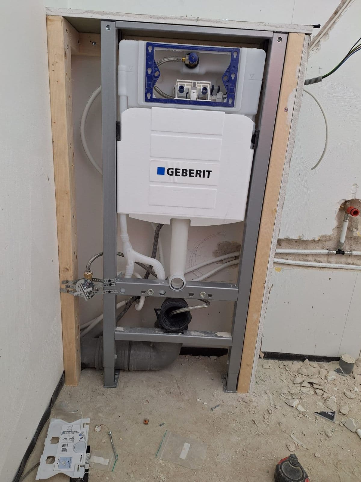 Badkamer met rookglas douchewand: tijdens het werk, foto 4