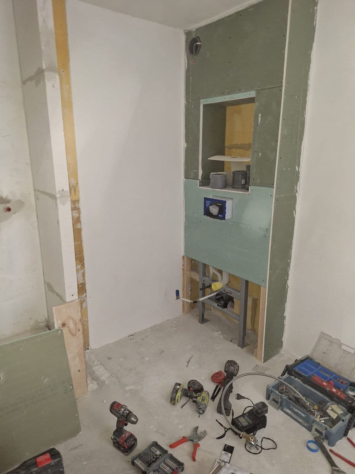Badkamer wit marmer met inloopdouche: tijdens het werk, foto 1